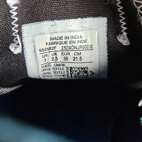 Junior's Converse - Picture 3 of 5